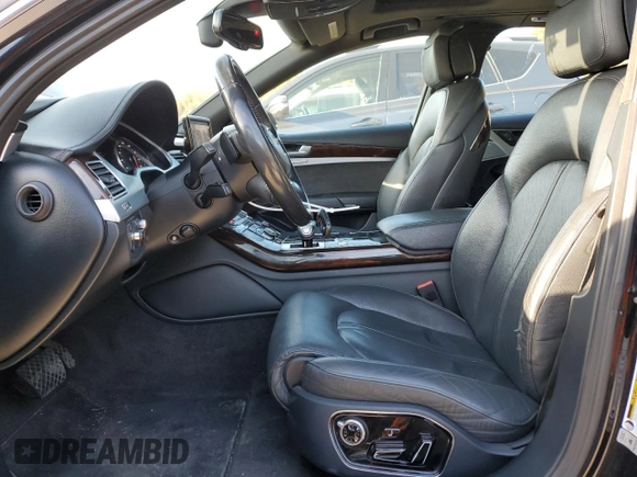 2015 Audi A8 z VIN WAUJGAFD7FN032176, wystawiony jako Copart lot #76943904 z przebiegiem 126 423 mil mil oraz Czysty tytuł • Clean title. Historia ofert i sprzedaży dostępna na DreamBid. Obrazek 7.