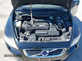 2011 Volvo V50 with VIN YV1672MW0B2612250, listed as a IAAI auction lot 41781498 with 106 mi miles. Bid and sale history available at carsss.com. Image 10.
