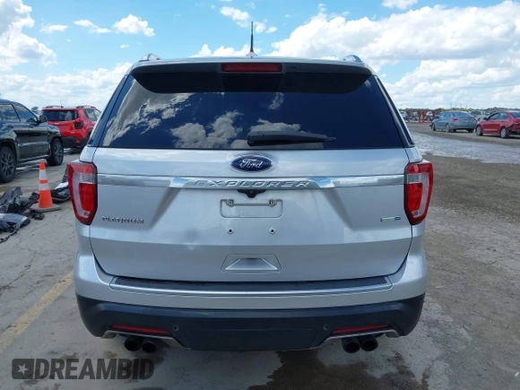 2018 Ford Explorer Platinum z VIN 1FM5K8HTXJGC54056, wystawiony jako IAAI lot #42234089 z przebiegiem 96 555 mil mil oraz . Historia ofert i sprzedaży dostępna na DreamBid. Obrazek 17.