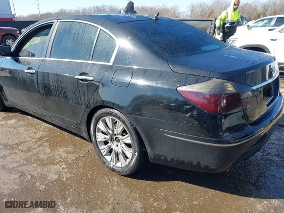 2009 Hyundai Genesis with VIN KMHGC46EX9U054696, listed as a IAAI auction lot 41651327 with 189,184 mi miles. Bid and sale history available at carsss.com. Image 3.