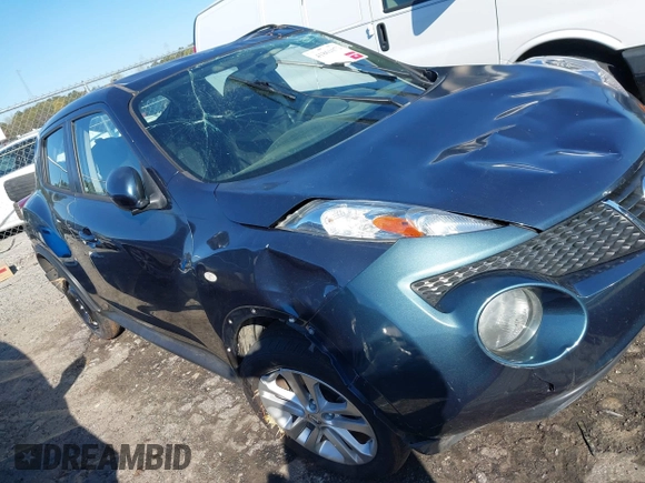 2014 Nissan Juke SV with VIN JN8AF5MRXET450113, listed as a IAAI auction lot 41861072 with 137,902 mi miles and . Bid and sale history available at carsss.com. Image 1.