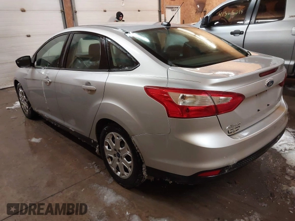 2012 Ford Focus SE with VIN 1FAHP3F2XCL175566, listed as a IAAI auction lot 41493698 with 197,255 mi miles and . Bid and sale history available at carsss.com. Image 3.
