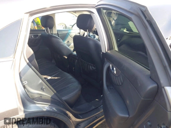 2017 Infiniti QX70 z VIN JN8CS1MW4HM410322, wystawiony jako IAAI lot #42285313 z przebiegiem 126 031 mil mil oraz . Historia ofert i sprzedaży dostępna na DreamBid. Obrazek 8.