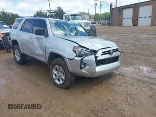 2021 Toyota 4Runner SR5 with VIN JTEMU5JR6M5885762, listed as a IAAI auction lot 42023275 with 113,140 mi miles and . Bid and sale history available at DreamBid. Image 1.
