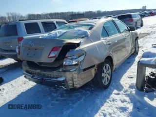 2011 Toyota Camry LE with VIN 4T1BF3EK3BU208593, listed as a IAAI auction lot 41258585 with 269,182 mi miles. Bid and sale history available at carsss.com. Image 4.