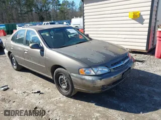 1998 Nissan Altima XE with VIN 1N4DL01D3WC239095, listed as a IAAI auction lot 41416191 with 173,071 mi miles. Bid and sale history available at carsss.com. Image 1.