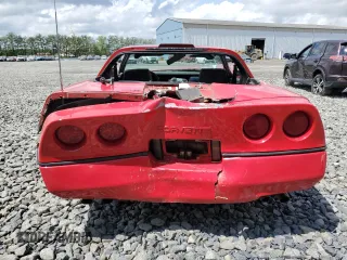 1988 Chevrolet Corvette z VIN 1G1YY2186J5112195, wystawiony jako Copart lot #55990205 z przebiegiem Nie podano mil oraz Szkoda całkowita • Salvage title. Historia ofert i sprzedaży dostępna na DreamBid. Obrazek 6.