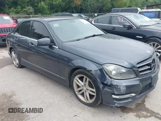 2014 Mercedes-Benz C 250 Sport z VIN WDDGF4HB5EA964773, wystawiony jako IAAI lot #42416375 z przebiegiem 113 333 mil mil oraz . Historia ofert i sprzedaży dostępna na DreamBid. Obrazek 13.