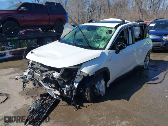2019 Toyota RAV4 Hybrid XLE with VIN JTMRWRFV0KD033153, listed as a IAAI auction lot 41640540 with 42,740 mi miles. Bid and sale history available at carsss.com. Image 2.