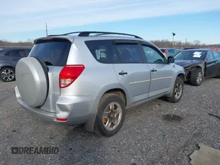 2008 Toyota RAV4 with VIN JTMZD33V286074582, listed as a IAAI auction lot 41586955 with 120,750 mi miles. Bid and sale history available at carsss.com. Image 4.