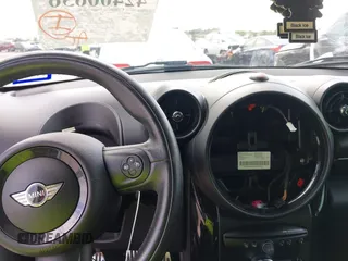 2016 MINI Countryman S with VIN WMWZC3C53GWP53582, listed as a IAAI auction lot 42400636 with Not provided miles and . Bid and sale history available at DreamBid. Image 19.