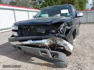 2005 Chevrolet Avalanche LS with VIN 3GNEC12Z35G234691, listed as a IAAI auction lot 41112013 with 1 mi miles. Bid and sale history available at carsss.com. Image 6.