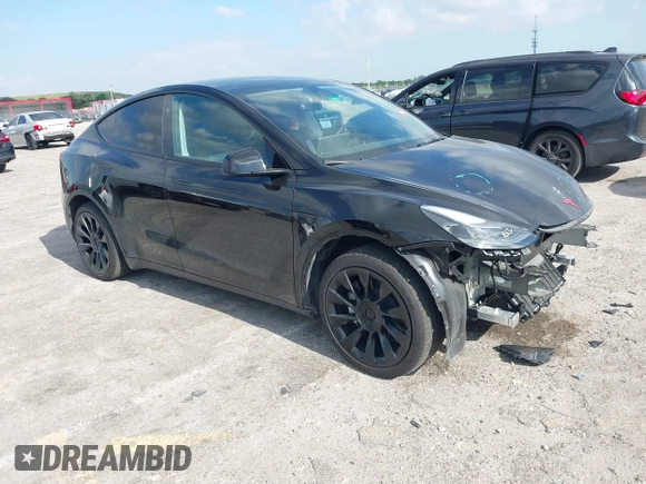 2024 Tesla Model Y Long Range z VIN 7SAYGDEE9RA293261, wystawiony jako IAAI lot #42118735 z przebiegiem 11 454 mil mil oraz . Historia ofert i sprzedaży dostępna na DreamBid. Obrazek 1.