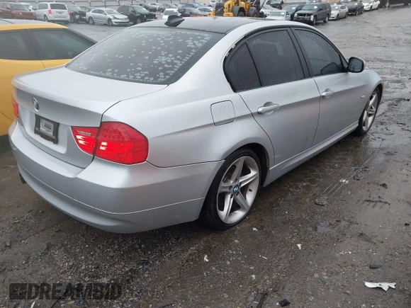 2011 BMW 3 Series 328i with VIN WBAPH7G57BNN05781, listed as a IAAI auction lot 41550247 with 171,356 mi miles. Bid and sale history available at carsss.com. Image 4.
