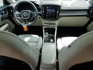 2023 Volvo XC40 Plus Bright Theme с VIN YV4L12UN0P2990297, выставлен на аукционе Copart как лот 58774155 с пробегом 24 189 миль миль и Списание • Salvage title. История ставок и продаж доступна на DreamBid. Изображение 8.