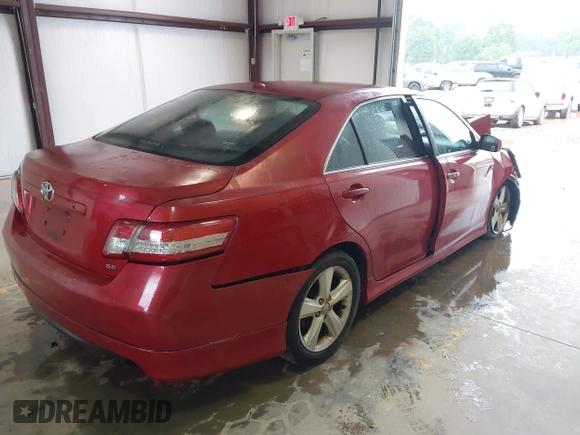 2011 Toyota Camry LE z VIN 4T1BF3EK6BU129712, wystawiony jako IAAI lot #42236451 z przebiegiem 205 126 mil mil oraz . Historia ofert i sprzedaży dostępna na DreamBid. Obrazek 4.
