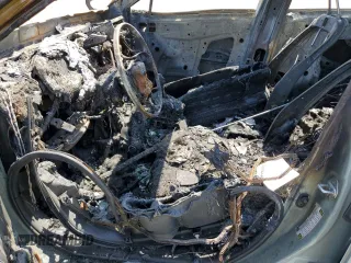 2023 Toyota RAV4 XLE Premium z VIN 2T3A1RFV4PW389370, wystawiony jako Copart lot #55143995 z przebiegiem Nie podano mil oraz Nie do naprawy • Non repairable. Historia ofert i sprzedaży dostępna na DreamBid. Obrazek 7.