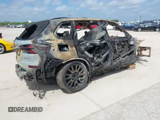 2024 BMW X5 xDrive40i z VIN 5UX23EU05R9S56116, wystawiony jako IAAI lot #40993333 z przebiegiem Nie podano mil oraz . Historia ofert i sprzedaży dostępna na DreamBid. Obrazek 4.