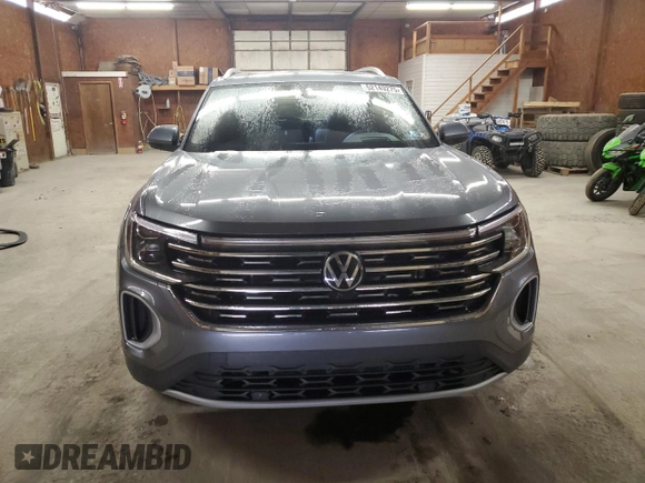 2024 Volkswagen Atlas SEL with VIN 1V2BR2CA8RC532847, listed as a Copart auction lot 52149275 with 26,590 mi miles and Salvage title. Bid and sale history available at DreamBid. Image 5.