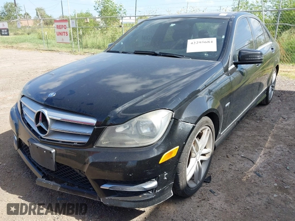 2012 Mercedes-Benz C 250 Sport z VIN WDDGF4HB6CR214135, wystawiony jako IAAI lot #42295684 z przebiegiem 147 768 mil mil oraz . Historia ofert i sprzedaży dostępna na DreamBid. Obrazek 6.