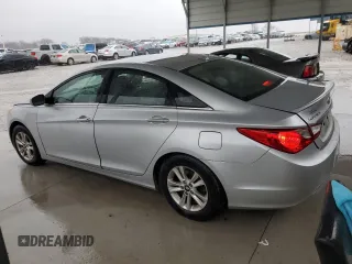 2013 Hyundai Sonata GLS z VIN 5NPEB4AC3DH503773, wystawiony jako Copart lot #47603525 z przebiegiem 217 437 mil mil oraz Szkody całkowita. Historia ofert i sprzedaży dostępna na DreamBid. Obrazek 2.