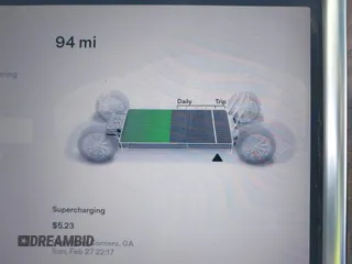 2017 Tesla Model X 90D z VIN 5YJXCBE20HF070252, wystawiony jako IAAI lot #42281644 z przebiegiem 39 362 mil mil oraz . Historia ofert i sprzedaży dostępna na DreamBid. Obrazek 17.