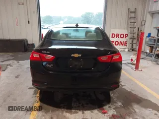 2016 Chevrolet Malibu LS z VIN 1G1ZB5ST6GF211340, wystawiony jako IAAI lot #42116361 z przebiegiem 96 753 mil mil oraz . Historia ofert i sprzedaży dostępna na DreamBid. Obrazek 16.