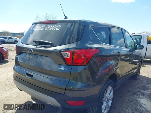 2019 Ford Escape SE z VIN 1FMCU9GD7KUA00132, wystawiony jako IAAI lot #41973998 z przebiegiem 89 327 mil mil oraz . Historia ofert i sprzedaży dostępna na DreamBid. Obrazek 4.