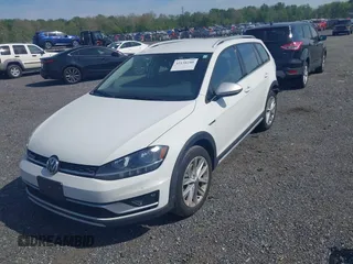 2019 Volkswagen Golf S z VIN 3VWH17AUXKM501078, wystawiony jako IAAI lot #42158280 z przebiegiem 57 049 mil mil oraz . Historia ofert i sprzedaży dostępna na DreamBid. Obrazek 2.