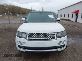2015 Land Rover Range Rover HSE с VIN SALGS2VF7FA229689, выставлен на аукционе IAAI как лот 42092133 с пробегом 107 963 миль миль и . История ставок и продаж доступна на DreamBid. Изображение 13.