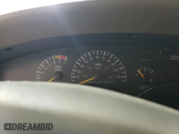 1998 Pontiac Bonneville SE z VIN 1G2HX52K6WH213866, wystawiony jako Copart lot #58358105 z przebiegiem 180 993 mil mil oraz Szkoda całkowita • Salvage title. Historia ofert i sprzedaży dostępna na DreamBid. Obrazek 9.