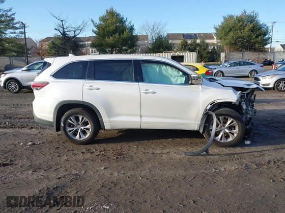 2014 Toyota Highlander LE z VIN 5TDBKRFHXES059727, wystawiony jako IAAI lot #41126330 z przebiegiem 138 166 mil mil oraz . Historia ofert i sprzedaży dostępna na DreamBid. Obrazek 13.