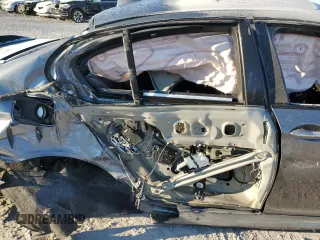 2014 BMW M5 z VIN WBSFV9C57ED593159, wystawiony jako Copart lot #87475634 z przebiegiem Nie podano mil oraz Szkody całkowita. Historia ofert i sprzedaży dostępna na DreamBid. Obrazek 11.