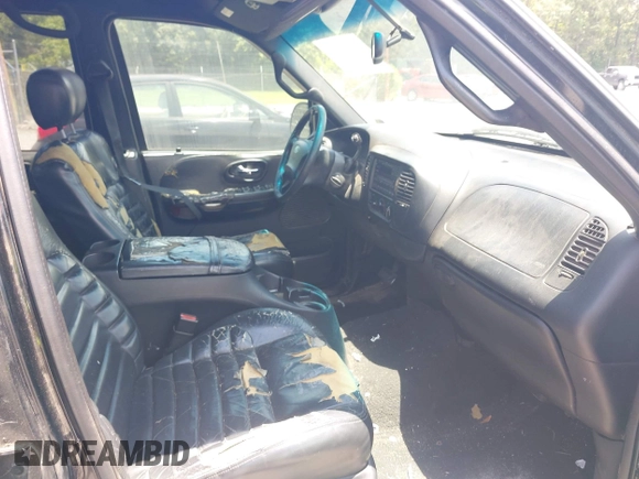 2001 Ford F-150 XLT с VIN 1FTRW07L31KA17614, выставлен на аукционе IAAI как лот 42522640 с пробегом Не указан миль и . История ставок и продаж доступна на DreamBid. Изображение 5.