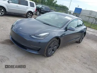 2023 Tesla Model 3 z VIN 5YJ3E1EA6PF435672, wystawiony jako IAAI lot #42375203 z przebiegiem 30 688 mil mil oraz . Historia ofert i sprzedaży dostępna na DreamBid. Obrazek 20.