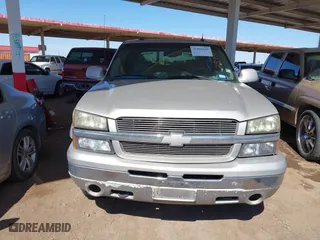 2005 Chevrolet Avalanche Z71 with VIN 3GNEK12Z35G284607, listed as a IAAI auction lot 41868849 with 213,834 mi miles. Bid and sale history available at carsss.com. Image 6.