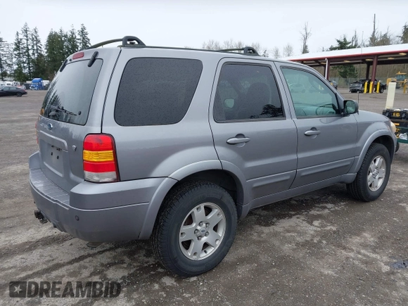 2007 Ford Escape Limited with VIN 1FMCU94147KA30136, listed as a IAAI auction lot 41896592 with 196,340 mi miles. Bid and sale history available at carsss.com. Image 4.