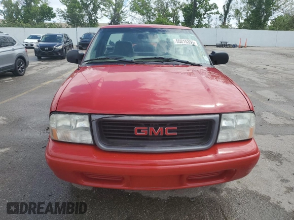 2002 GMC Sonoma SL z VIN 1GTCS145228246961, wystawiony jako Copart lot #55215355 z przebiegiem 146 068 mil mil oraz Tytuł czysty. Historia ofert i sprzedaży dostępna na DreamBid. Obrazek 5.