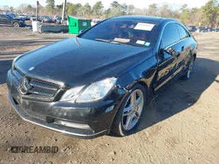2013 Mercedes-Benz E-Class E 350 with VIN WDDKJ8JB5DF213183, listed as a IAAI auction lot 41891419 with 132,564 mi miles. Bid and sale history available at carsss.com. Image 2.