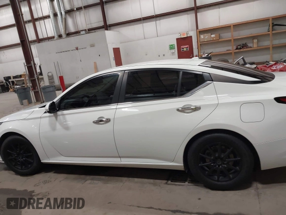 2019 Nissan Altima S with VIN 1N4BL4BV9KC239599, listed as a IAAI auction lot 41975983 with 115,245 mi miles and . Bid and sale history available at carsss.com. Image 14.