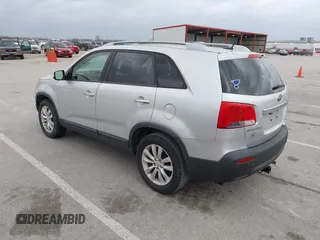 2011 Kia Sorento LX with VIN 5XYKT4A29BG066860, listed as a IAAI auction lot 41931751 with 191,240 mi miles. Bid and sale history available at carsss.com. Image 3.