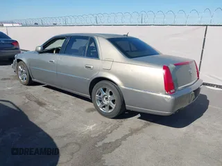 2007 Cadillac DTS Luxury I z VIN 1G6KD57Y97U198072, wystawiony jako IAAI lot #42315865 z przebiegiem 141 272 mil mil oraz . Historia ofert i sprzedaży dostępna na DreamBid. Obrazek 3.