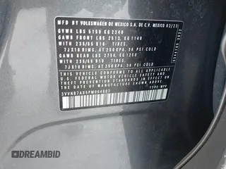 2023 Volkswagen Tiguan SE z VIN 3VVNB7AX5PM064693, wystawiony jako IAAI lot #42033011 z przebiegiem 38 220 mil mil oraz . Historia ofert i sprzedaży dostępna na DreamBid. Obrazek 9.