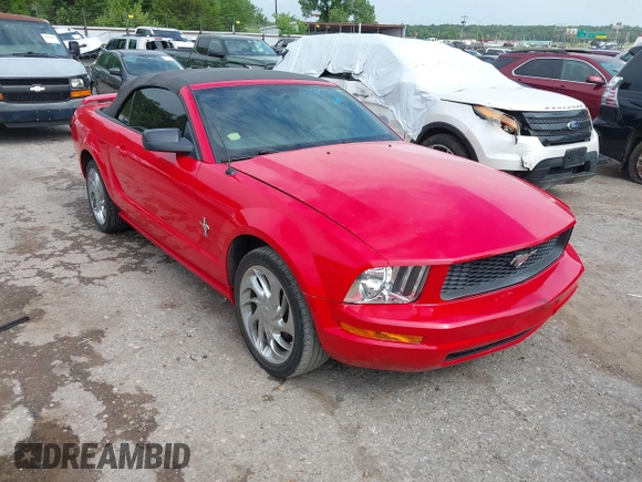 2005 Ford Mustang Deluxe with VIN 1ZVFT84N855183256, listed as a IAAI auction lot 42657956 with 166,398 mi miles and . Bid and sale history available at DreamBid. Image 1.