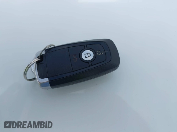 2020 Ford Escape SE z VIN 1FMCU9G68LUB64704, wystawiony jako IAAI lot #41997996 z przebiegiem 50 646 mil mil oraz . Historia ofert i sprzedaży dostępna na DreamBid. Obrazek 11.