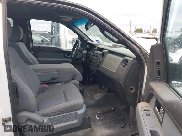 2014 Ford F-150 XL z VIN 1FTFX1EF0EKD45971, wystawiony jako IAAI lot #41952029 z przebiegiem 168 634 mil mil oraz . Historia ofert i sprzedaży dostępna na DreamBid. Obrazek 5.