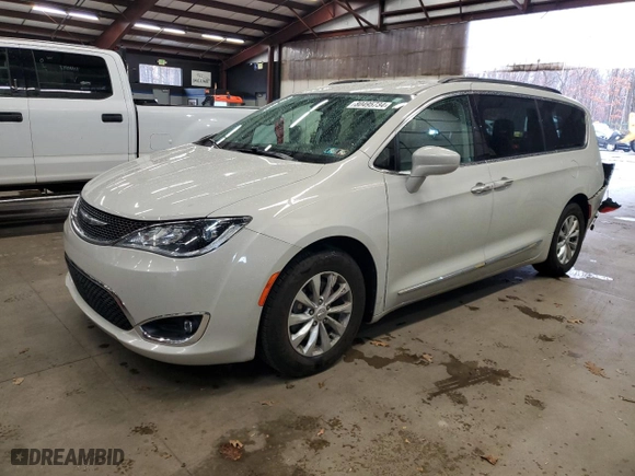 2017 Chrysler Pacifica Touring-L with VIN 2C4RC1BG9HR795162, listed as a Copart auction lot 80495734 with 128,632 mi miles and Salvage Title. Bid and sale history available at carsss.com. Image 1.