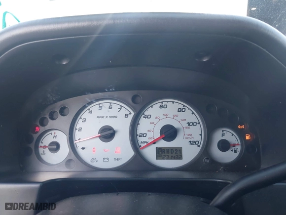 2003 Ford Escape XLT Popular 2 with VIN 1FMYU93143KC54170, listed as a IAAI auction lot 41763124 with 271,432 mi miles. Bid and sale history available at carsss.com. Image 7.