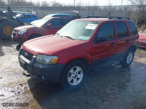 2007 Ford Escape Hybrid with VIN 1FMCU59H17KB95964, listed as a IAAI auction lot 41651728 with 198,371 mi miles. Bid and sale history available at carsss.com. Image 2.