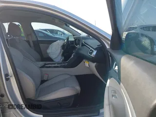 2019 Genesis G70 2.0T Advanced with VIN KMTG34LA5KU023157, listed as a IAAI auction lot 41490171 with 83,971 mi miles. Bid and sale history available at carsss.com. Image 5.
